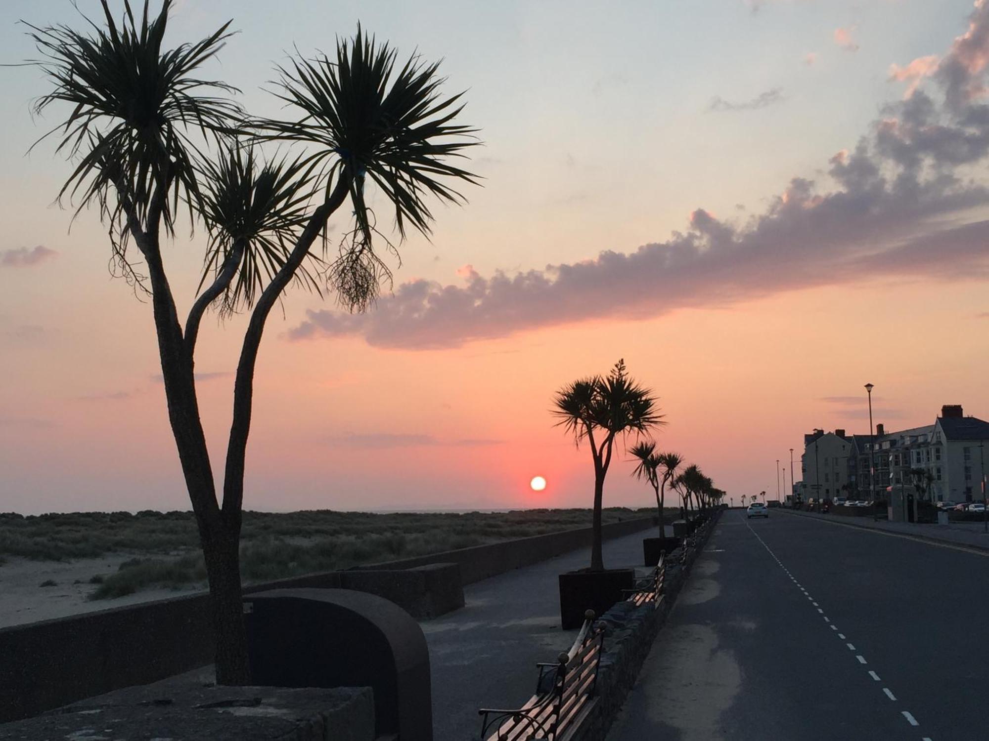 Barmouth Beach Club Bagian luar foto
